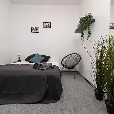 Vandrerhjem The House Black