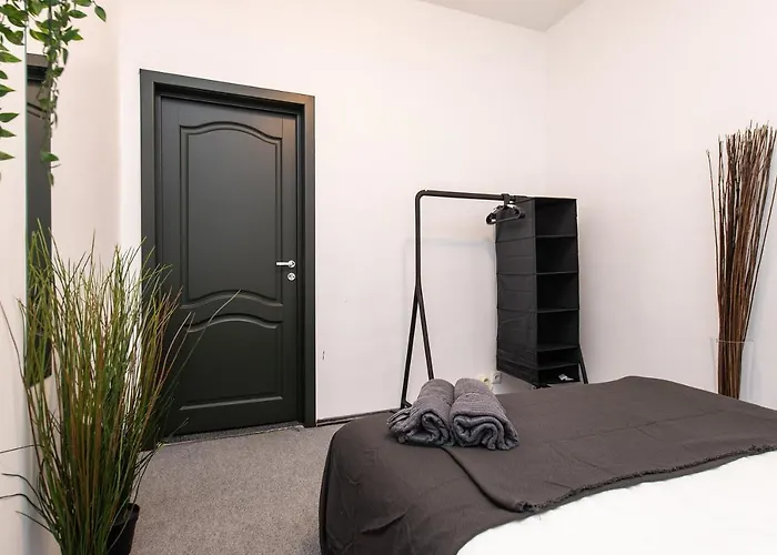 The House Black Hostal *